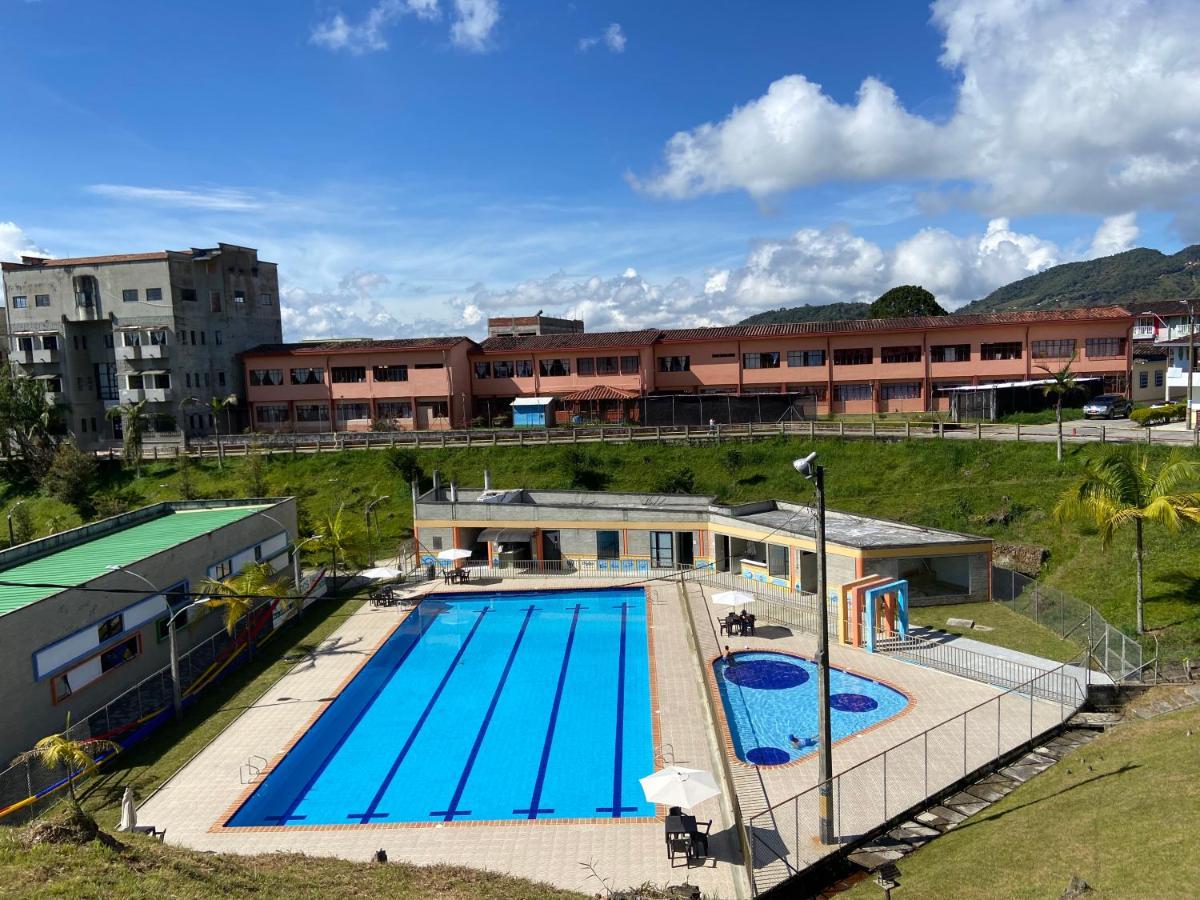La Pradera Apartment By Hope กัวตาเป ภายนอก รูปภาพ